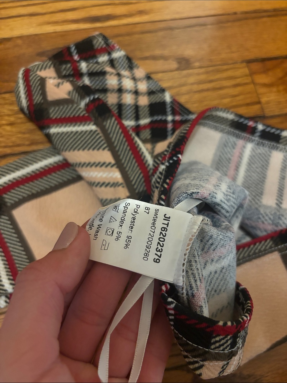 One-Shoulder Plaid Crop Top - Picture 3 of 3